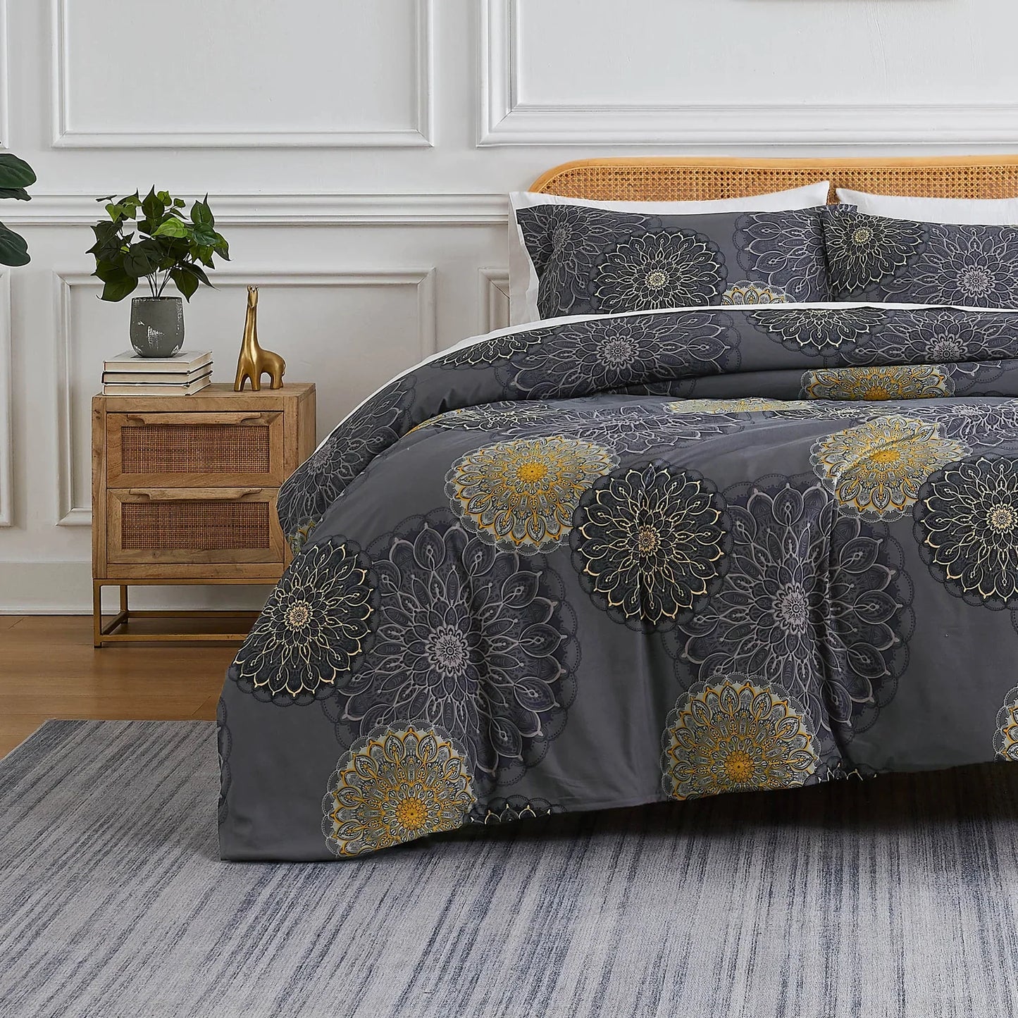 Dahlia Garden Comforter Set, Black